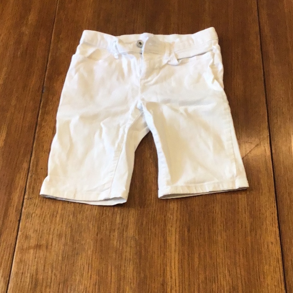 BEAUTIFUL white shorts!